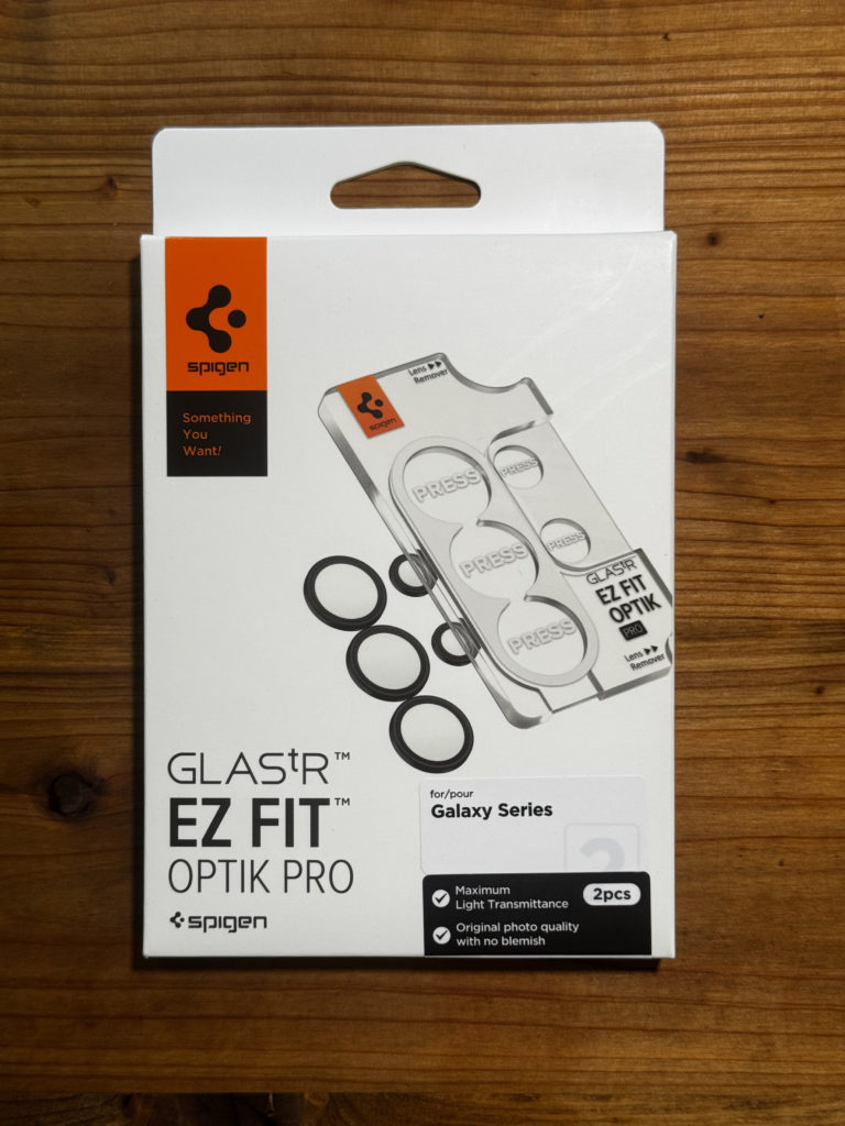 SpigenのGalaxy S26 Ultra用カメラレンズ保護フィルム「EZ Fit Optik Pro」パッケージ表面