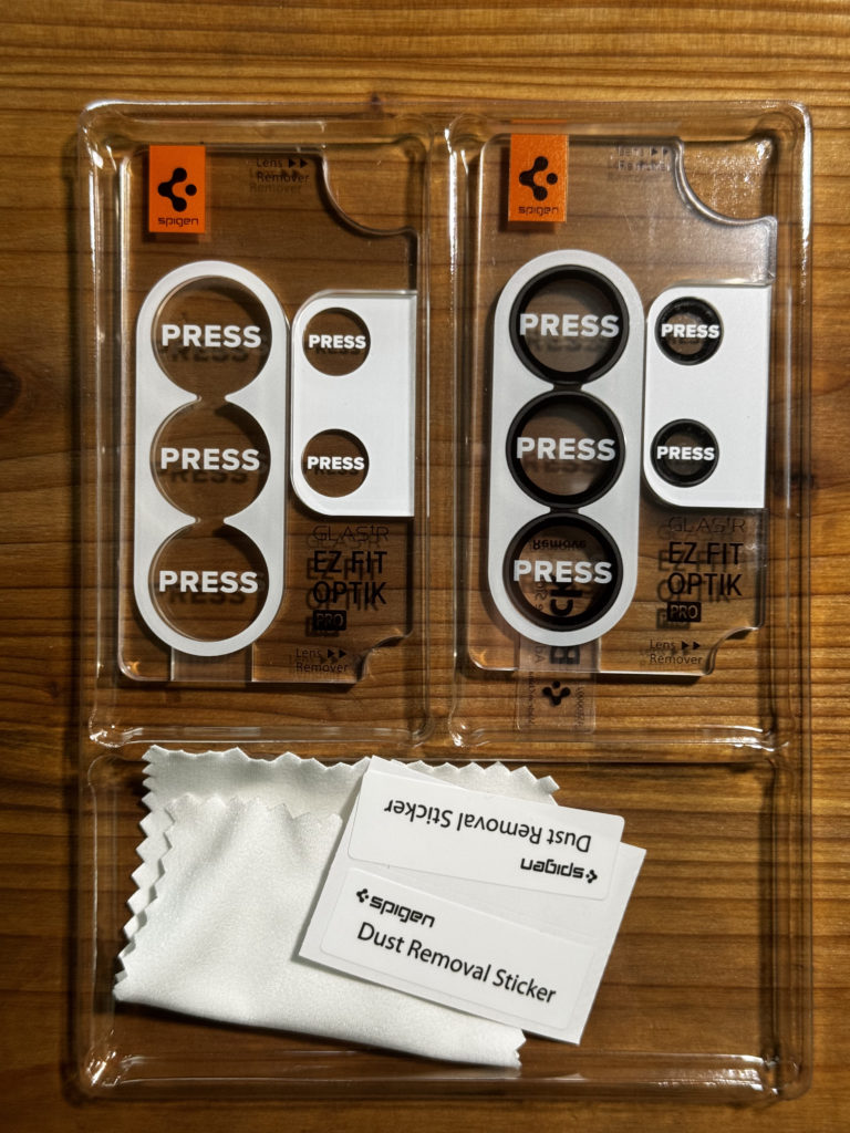 Spigenの液晶保護フィルムパッケージの接写